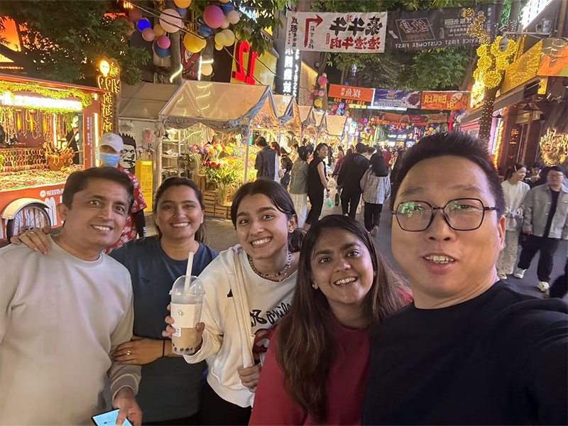 Take-customers-to-buy-their-favorite-products.1